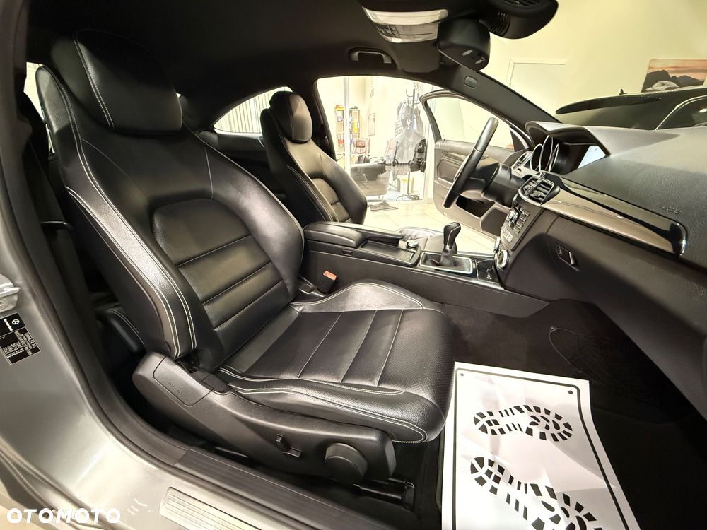 Mercedes-Benz Klasa C 220 CDI DPF Coupe (BlueEFFICIENCY) - 31
