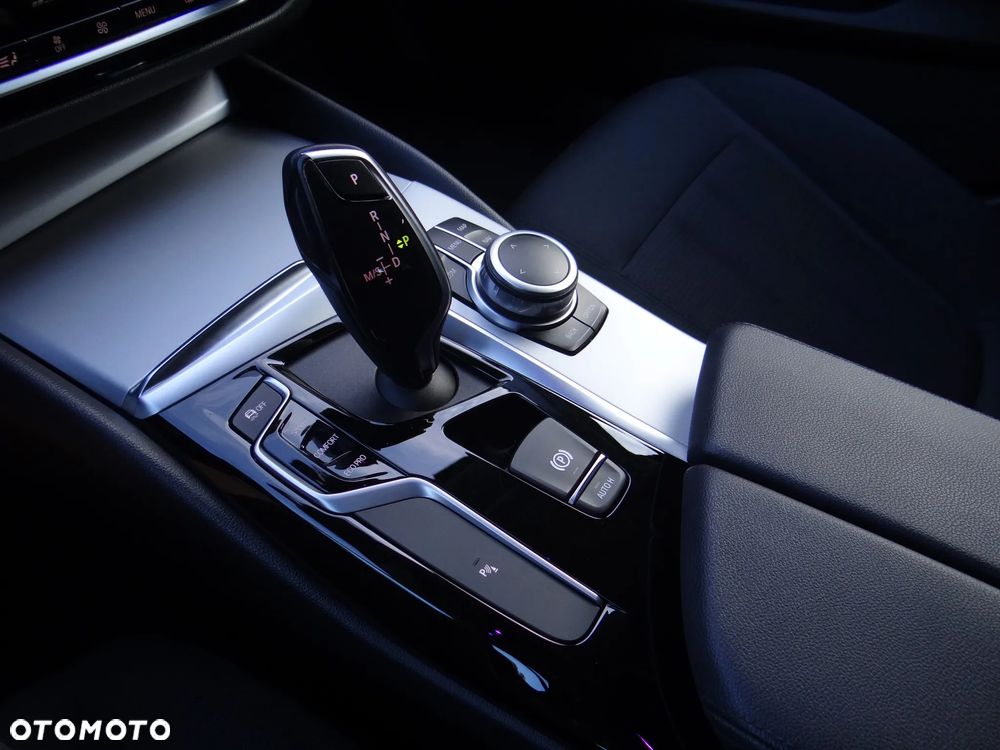 BMW Seria 5 520d - 15