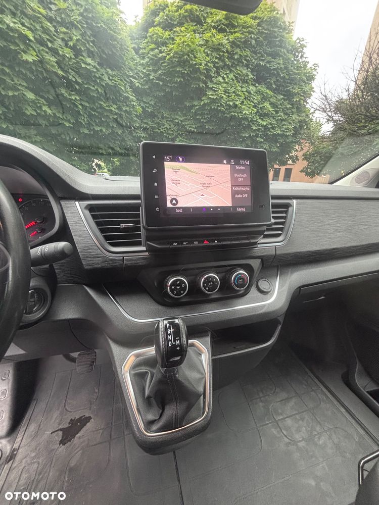 Renault Trafic 2.0 dCi EDC - 9