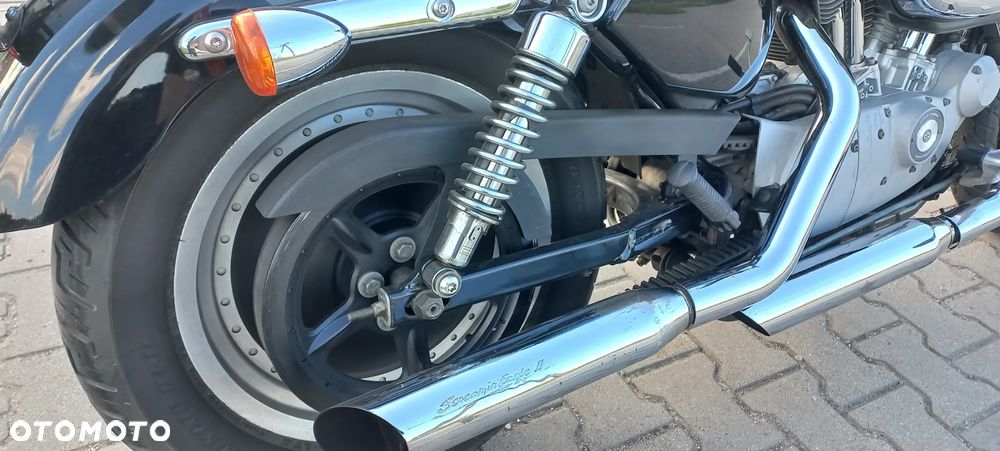 Harley-Davidson Sportster Custom 883C - 5