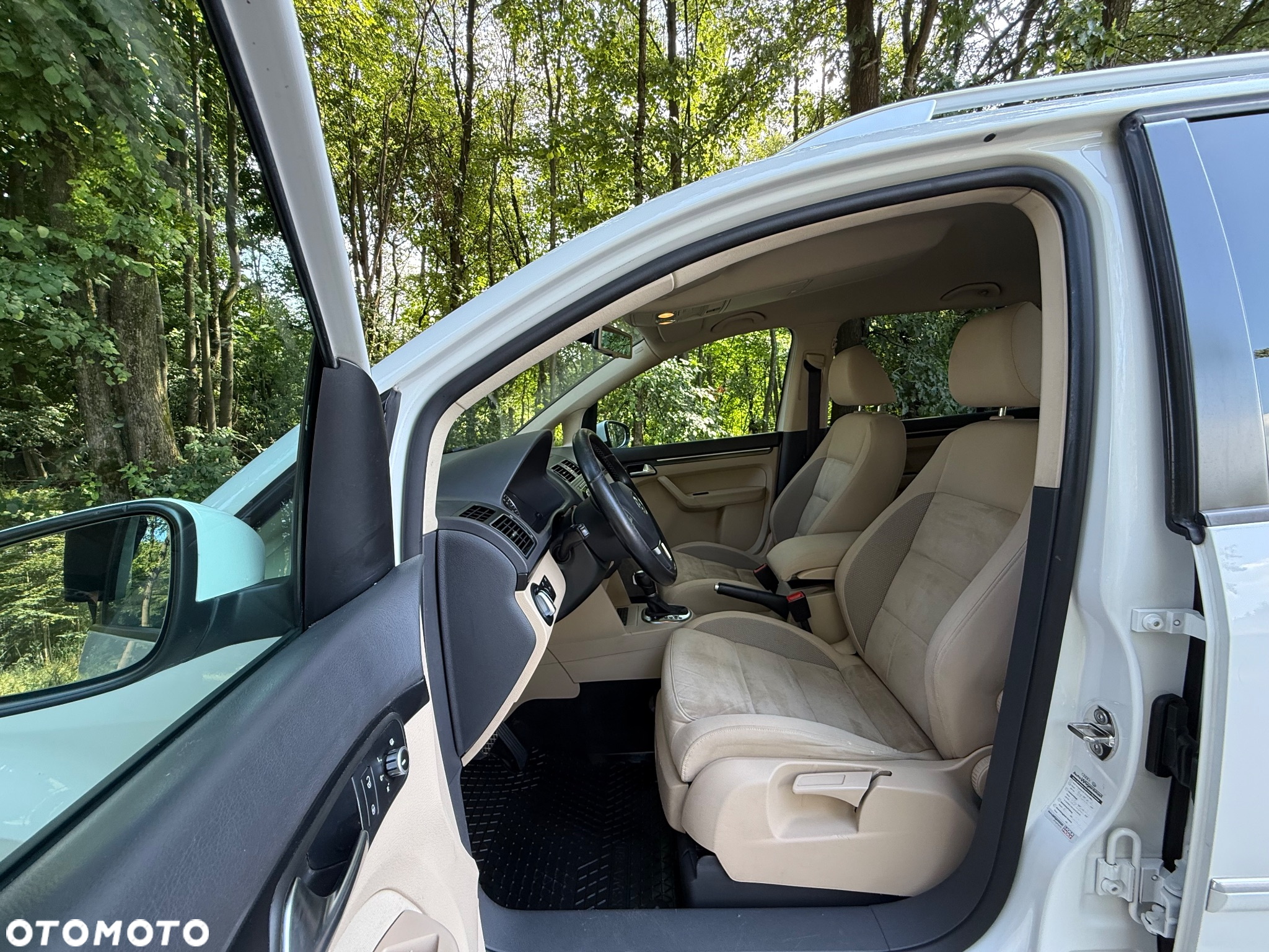 Volkswagen Touran 2.0 TDI DSG Highline - 15