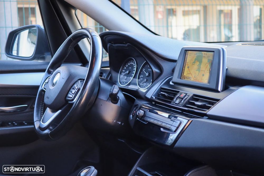 BMW 216 Active Tourer d Luxury Line - 25