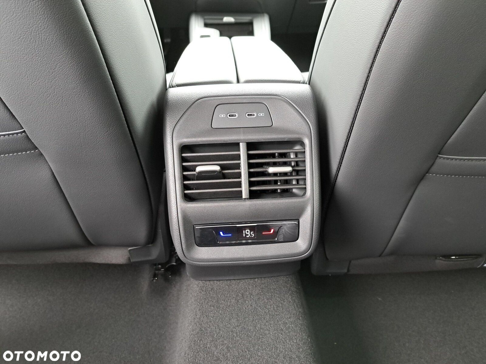 Volkswagen Passat - 14