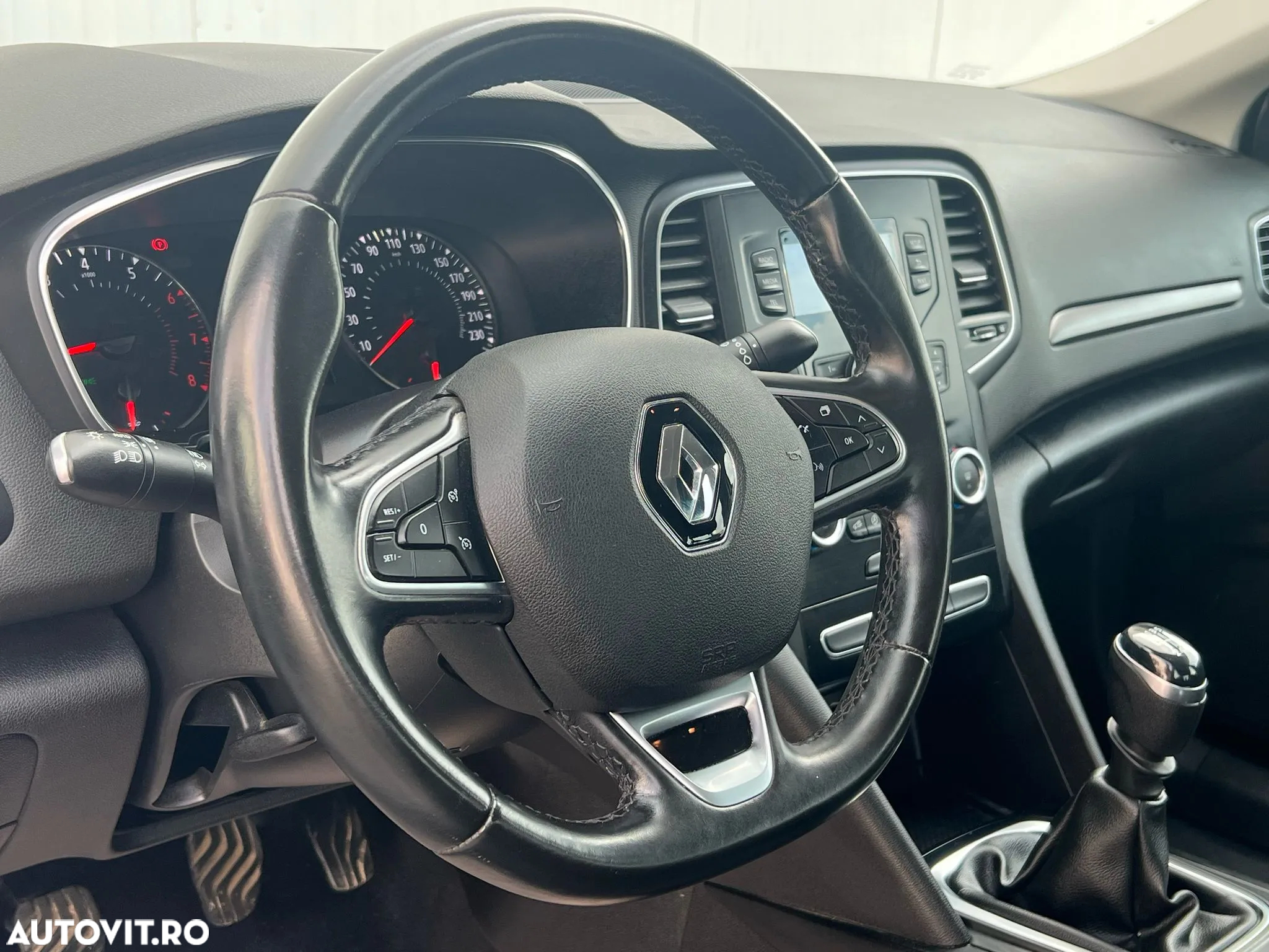 Renault Megane TCe 140 GPF Zen - 14