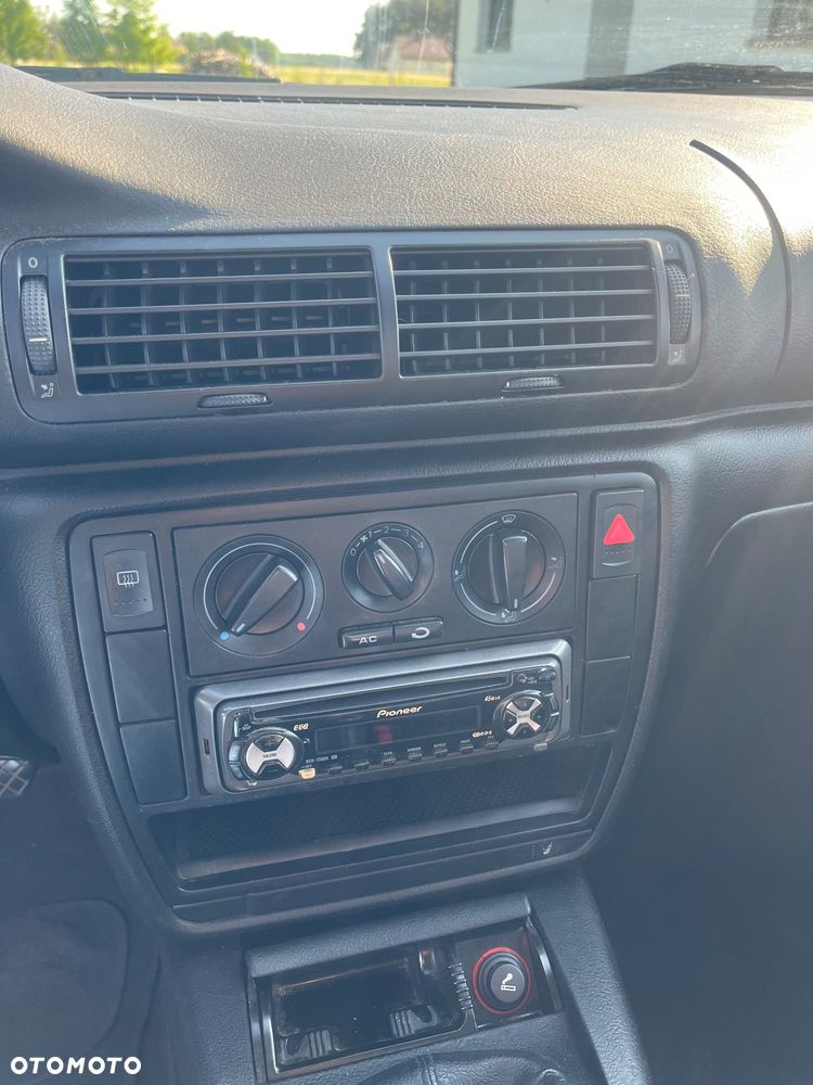 Volkswagen Passat 1.9 TDI - 13