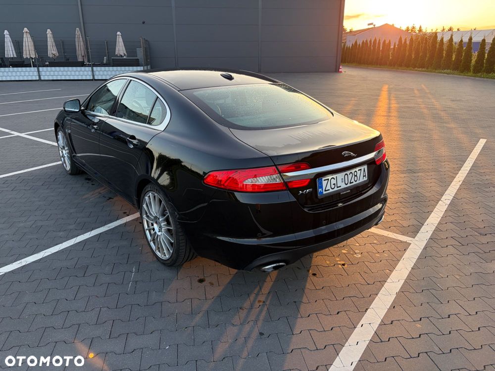 Jaguar XF - 4