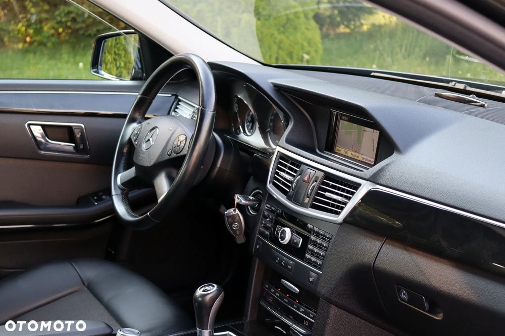 Mercedes-Benz Klasa E 200 CGI BlueEffICIENCY Avantgarde - 22
