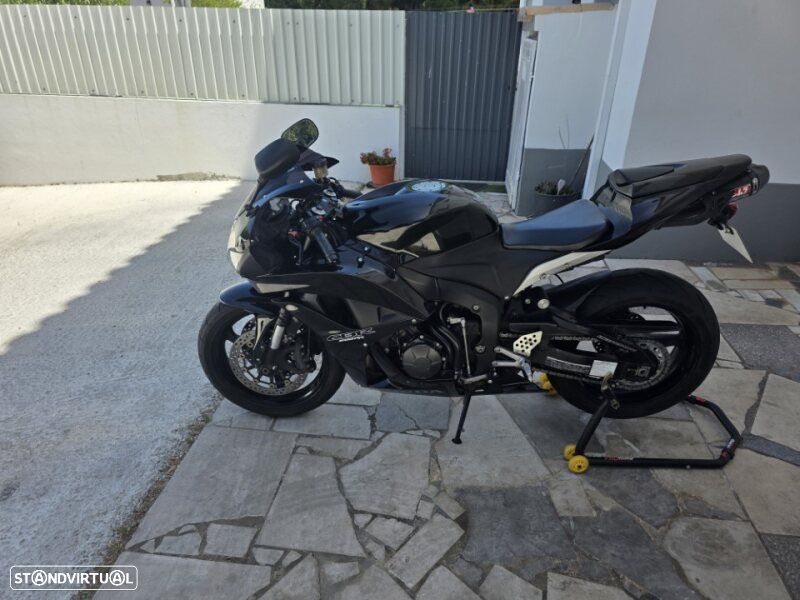 Honda CBR - 1