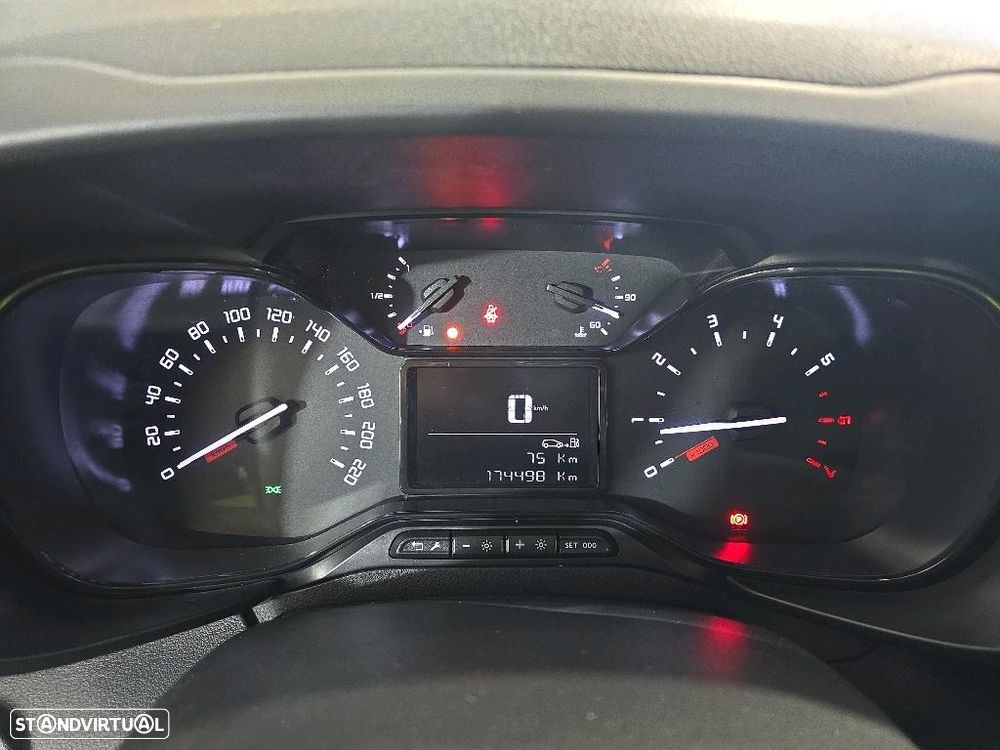 Toyota PROACE CITY CX.6 VELOCIDADES - 9