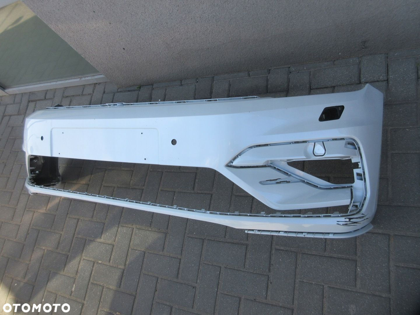 VW TOURAN 16 R-Line zderzak przód 5TA807221M - 3