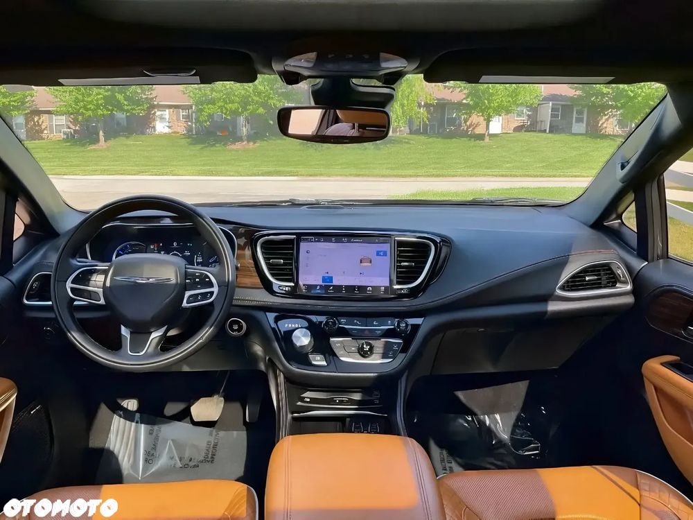 Chrysler Pacifica - 8