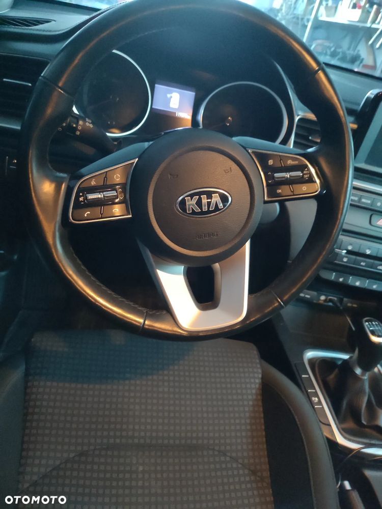 Kia Ceed 1.4 L Business Line - 14