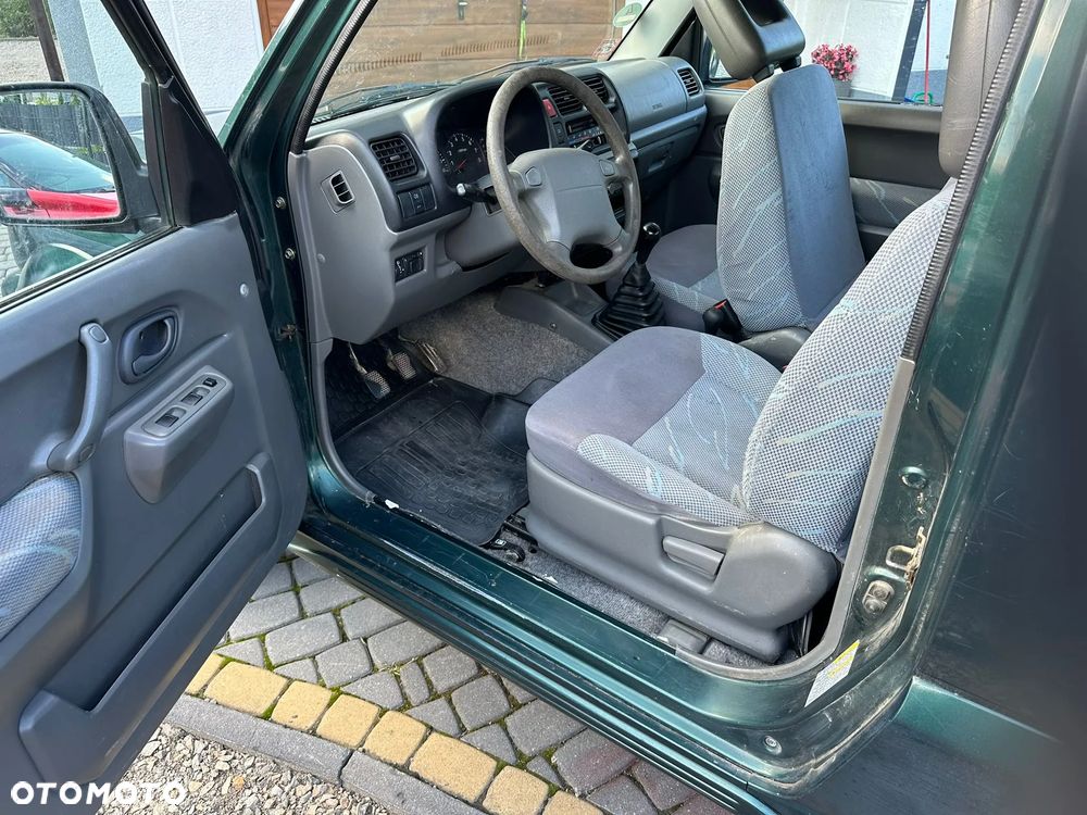 Suzuki Jimny 1.3 - 12