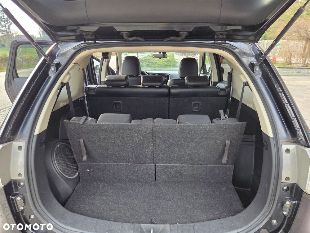 Mitsubishi Outlander 2.2 DID Intense + 4WD - 12