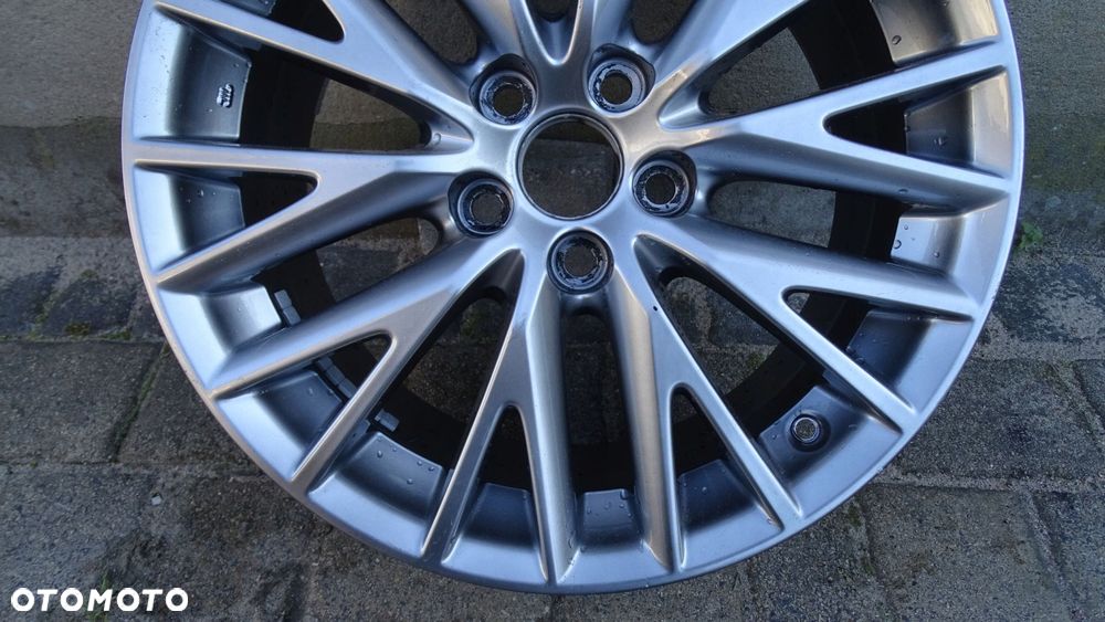 LEXUS IS200T, 300H - felga 8.5Jx18 ET50 5x114.3 - 3