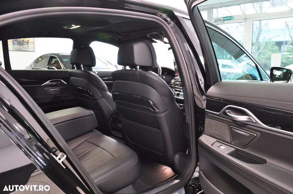 BMW Seria 7 730d xDrive MHEV - 8