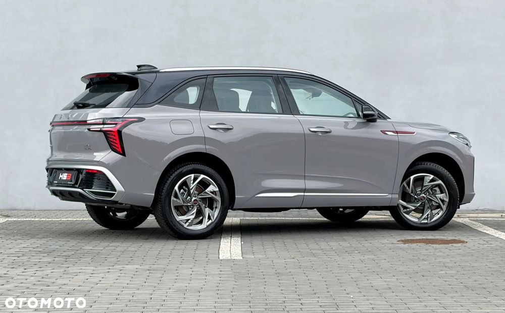 Hongqi HS3 - 3