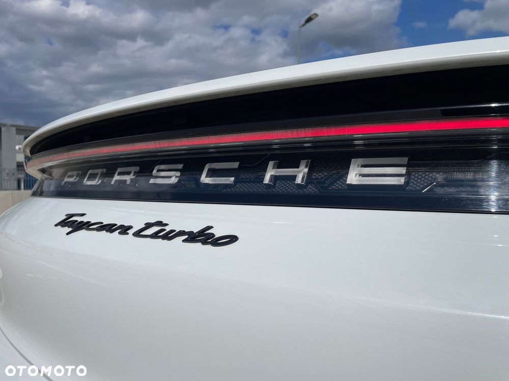 Porsche Taycan Turbo - 20