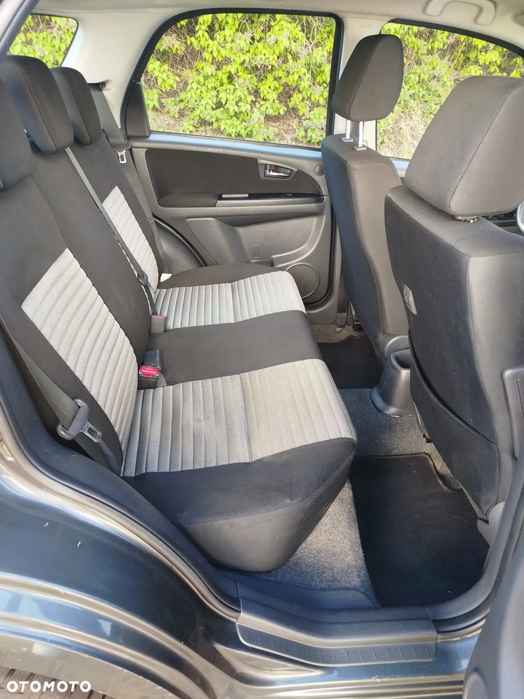 Suzuki SX4 1.6 Comfort - 10