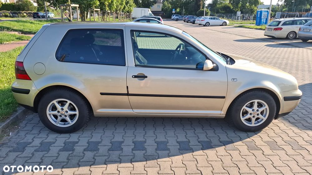Volkswagen Golf - 5