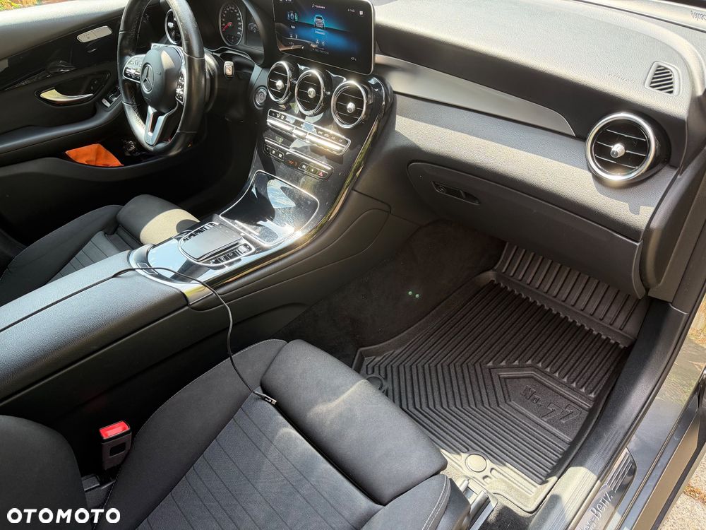 Mercedes-Benz GLC 200 d 4Matic 9G-TRONIC Exclusive - 29