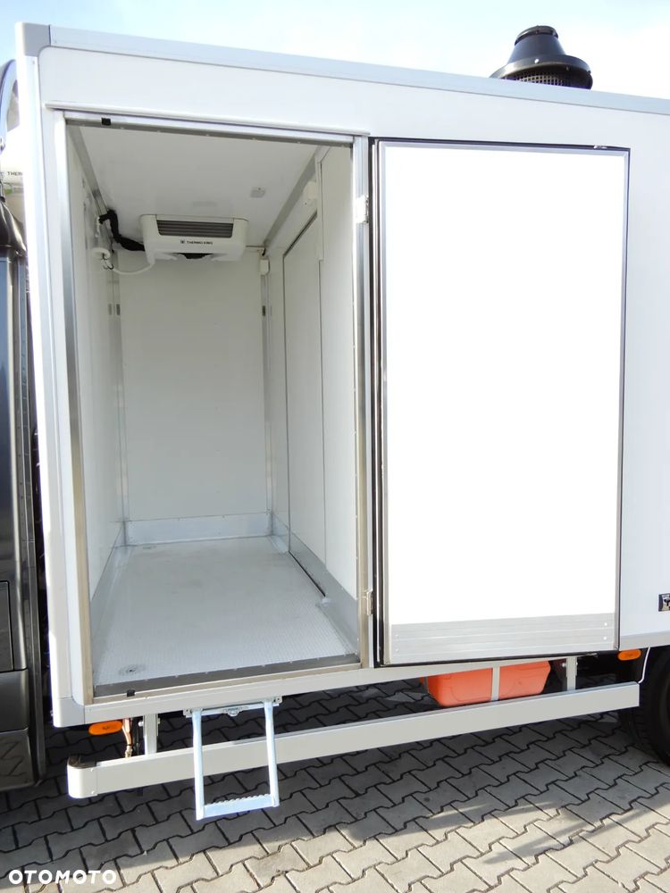 Mercedes-Benz Sprinter 319 CDI V6 3.0 CDI 190 KM Automat 7G-Tronic Auto-Sklep Food Truck Bar Smażalnia Izoterma Chłodnia Mrożnia Agregat Thermo King Zasilany Na Postoju V230 STAN NOWY JEDYNY TAKI POLECAM - 26