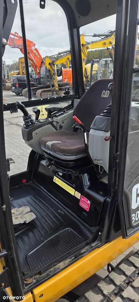 Caterpillar <<CAT 302.4D, Rotatilt Engcon!, 2 łyżki, waga 2360 kg! 2015rok, sprowadzona>> - 13