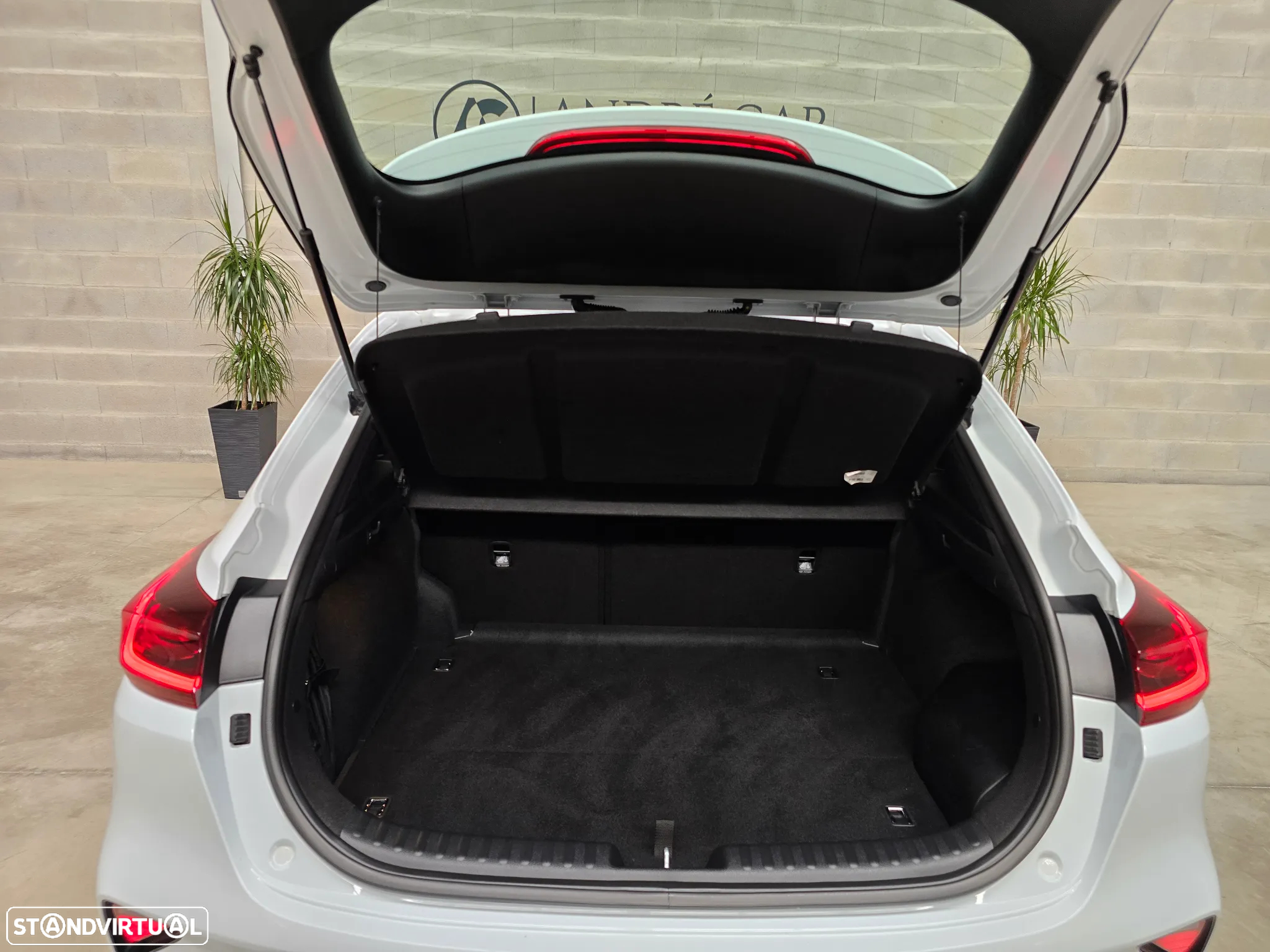 Kia XCeed 1.6 GDi PHEV Drive - 33