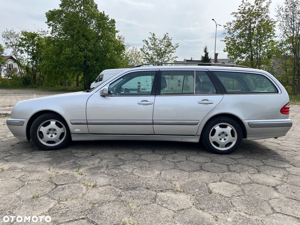 Mercedes-Benz Klasa E - 24