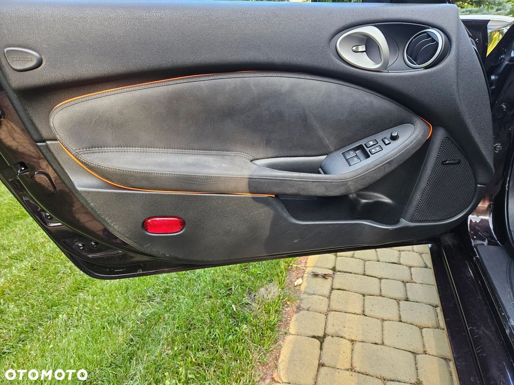 Nissan 370 Z - 11