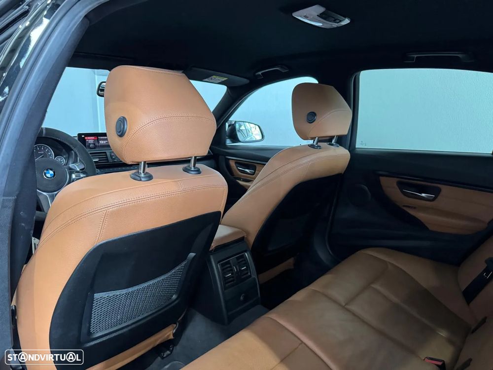 BMW 330 e iPerformance Pack M - 17