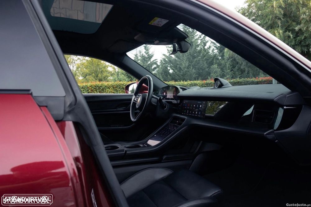 Porsche Taycan Cross Turismo 4 - 11