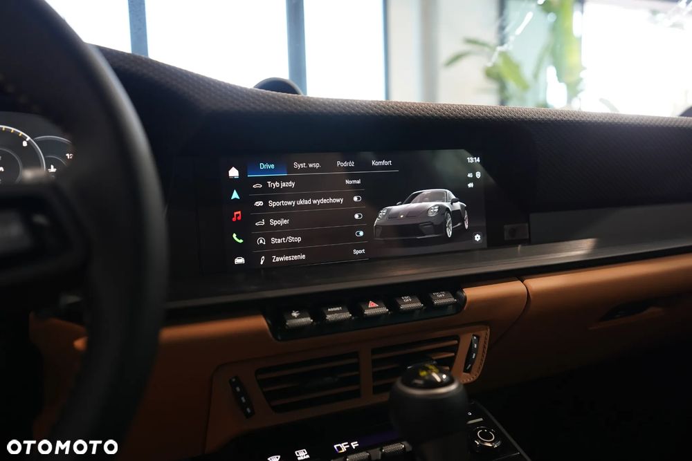 Porsche 911 GT3 Touring PDK - 28