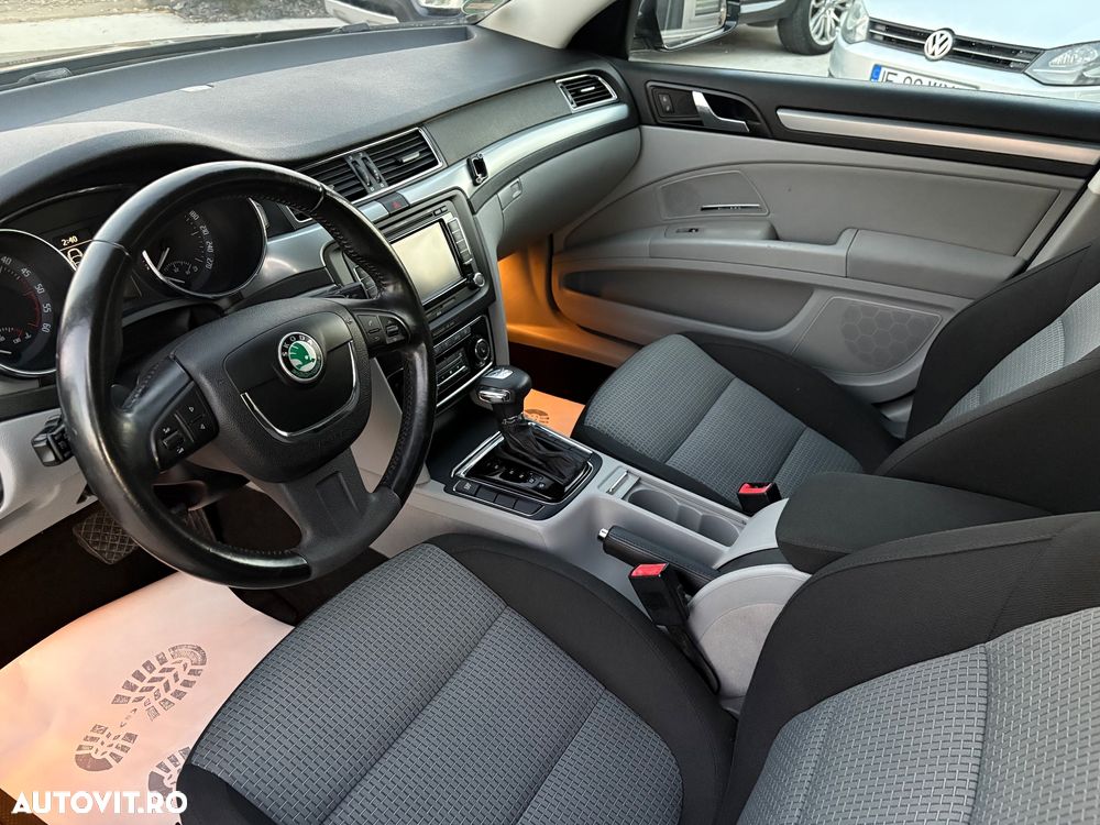 Skoda Superb 2.0 TDI DSG Elegance - 6