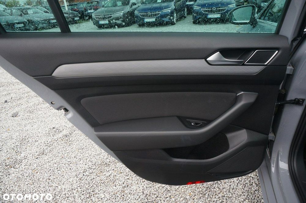 Volkswagen Passat Variant 1.5 TSI EVO Business DSG - 24