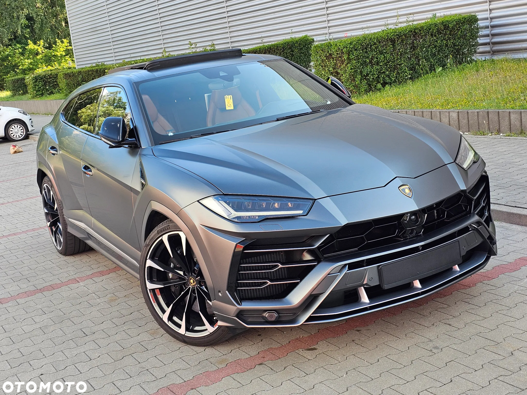Lamborghini Urus Standard - 3