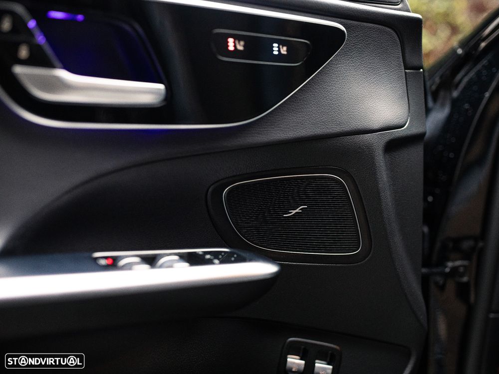 Mercedes-Benz C 300 e - 28