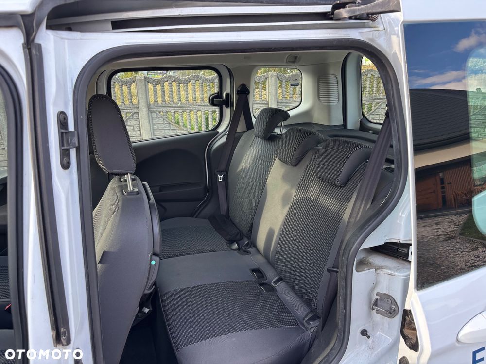 Ford Tourneo Courier 1.5 TDCi Trend - 6