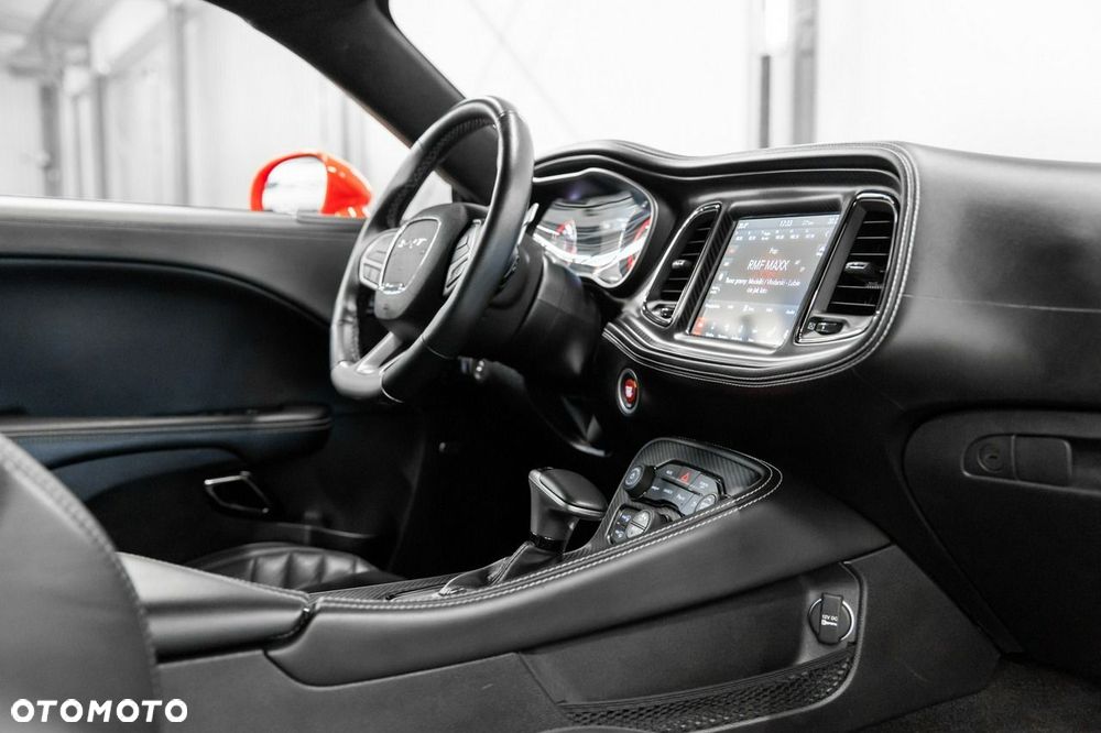 Dodge Challenger - 36