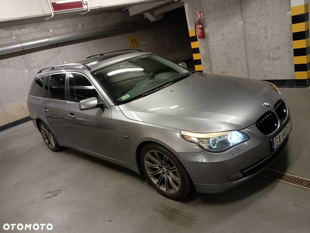 BMW Seria 5 525d Touring - 12