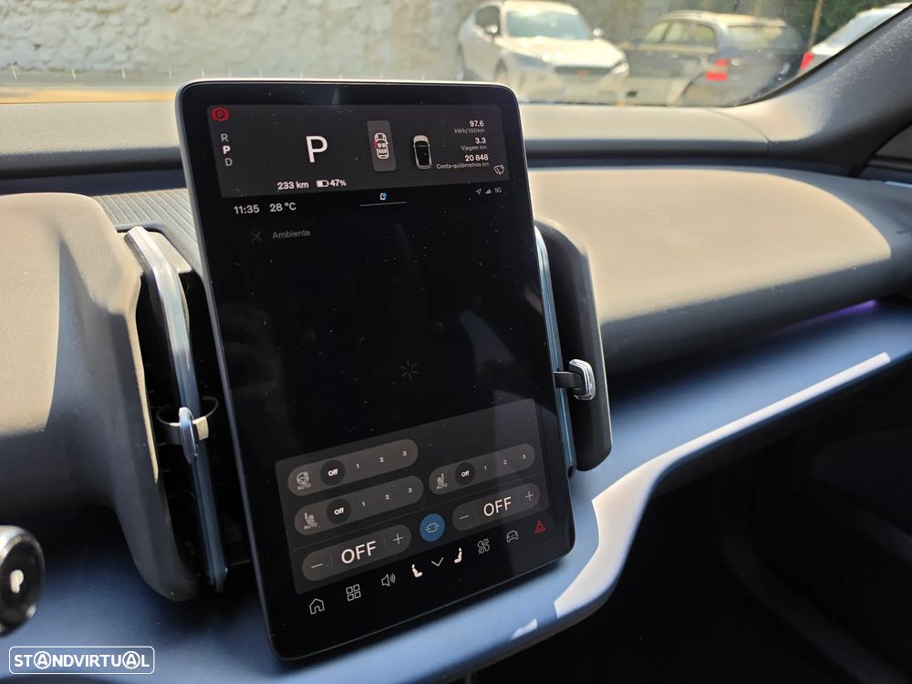 Volvo EX30 Single Motor Extended Range RWD Plus - 20