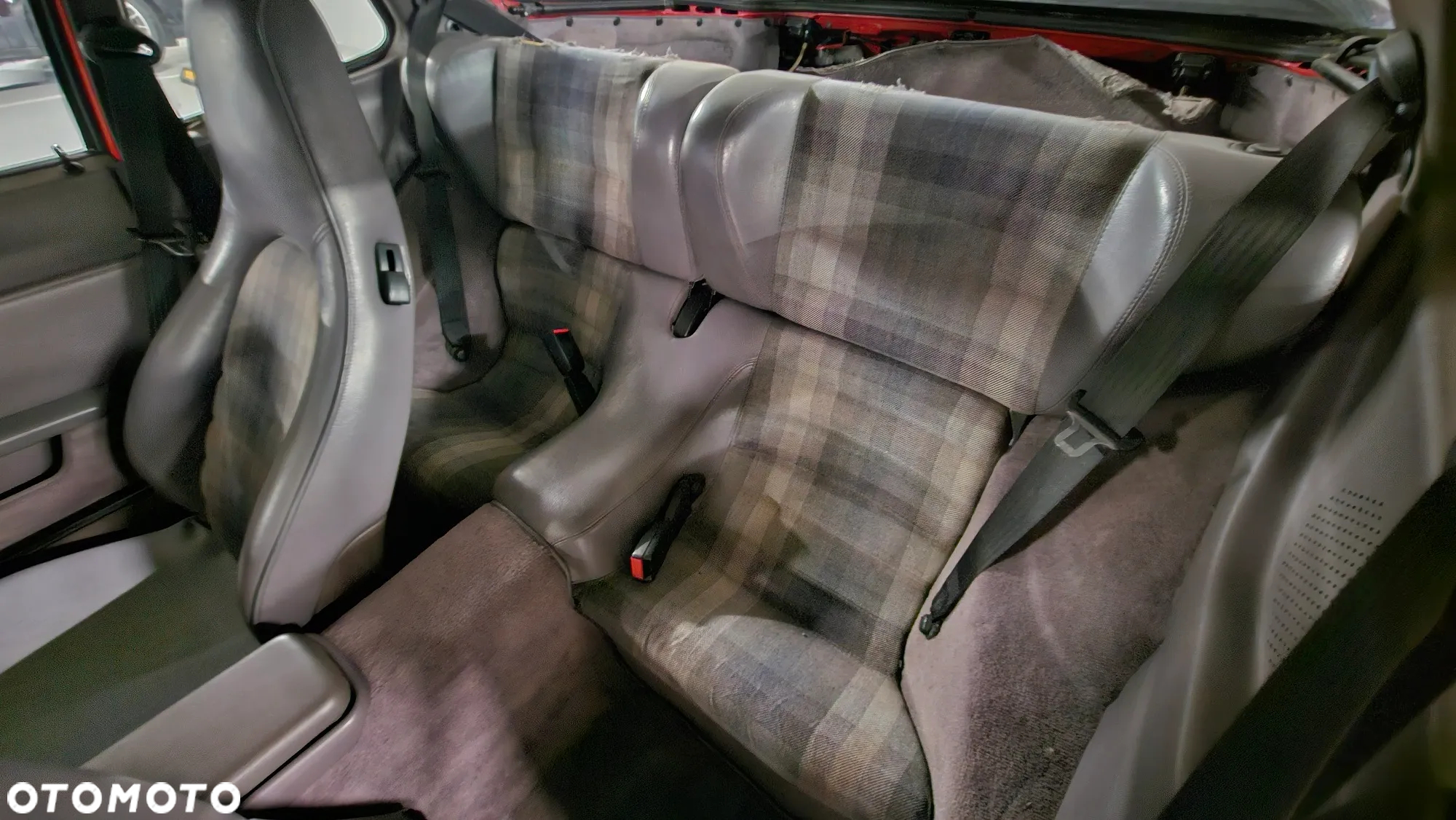 Porsche 944 - 13