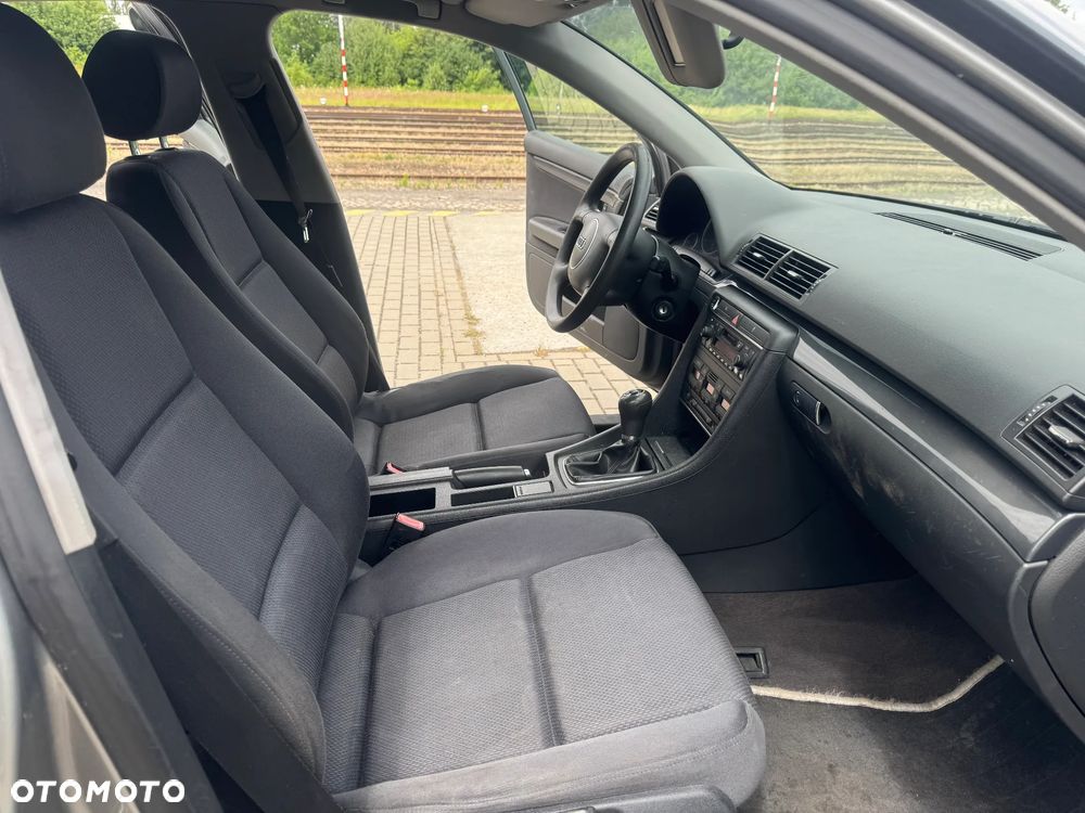 Audi A4 Limousine - 9