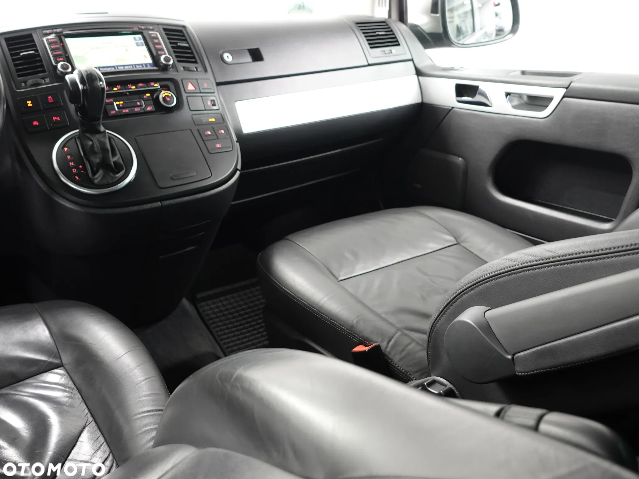 Volkswagen Multivan - 39