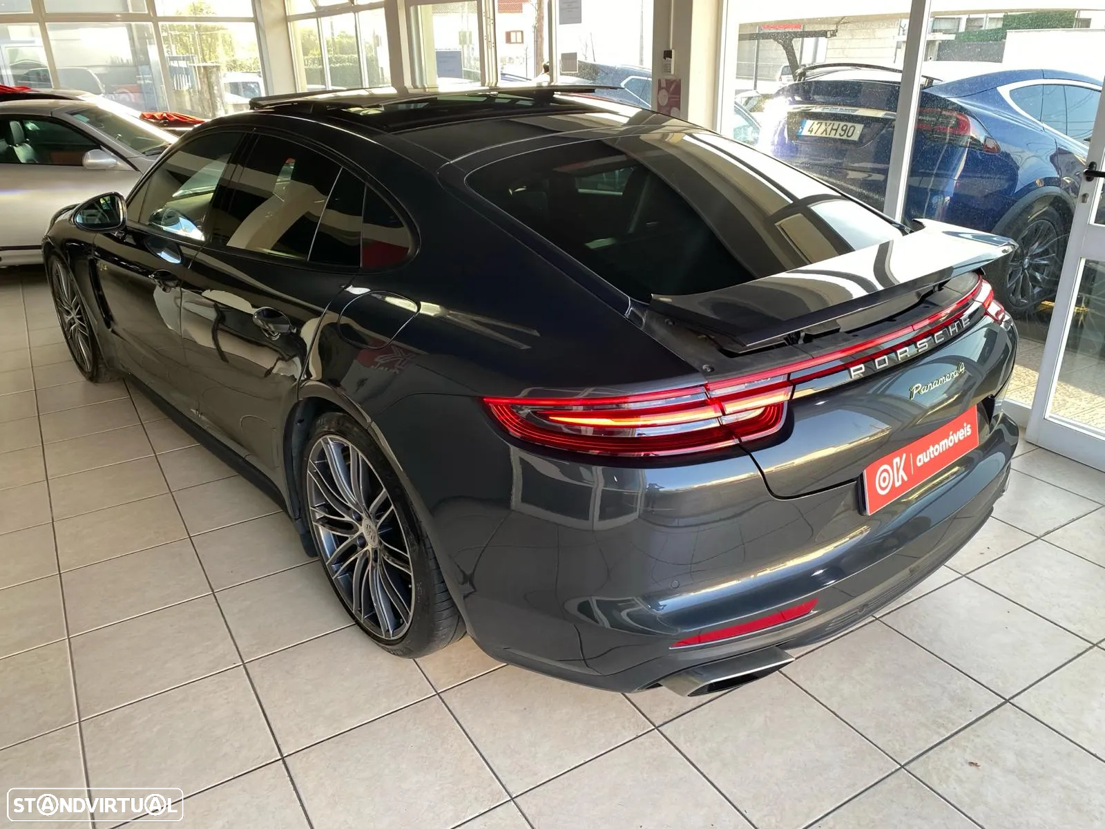Porsche Panamera 4 E-Hybrid 10 Years Edition - 23