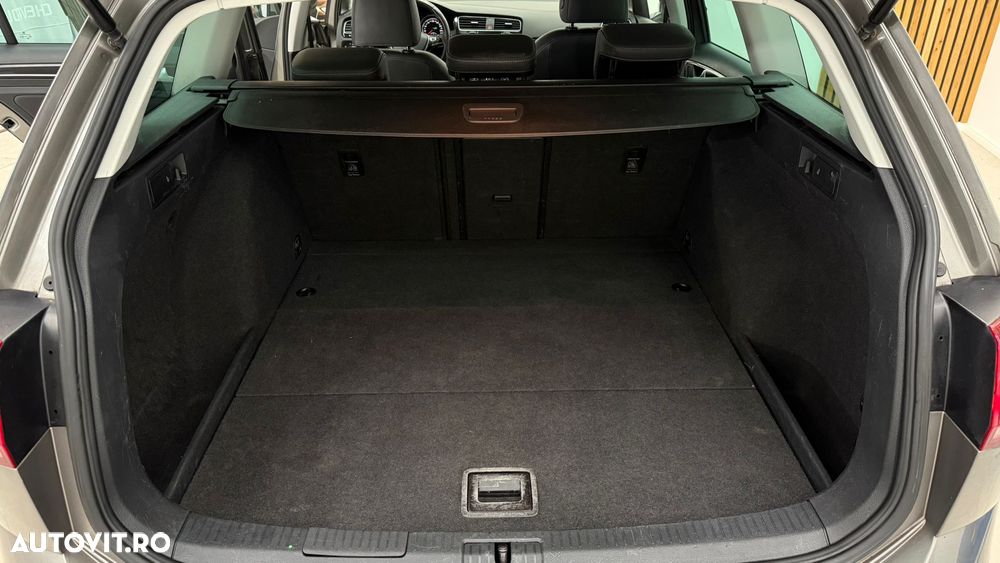 Volkswagen Golf - 16