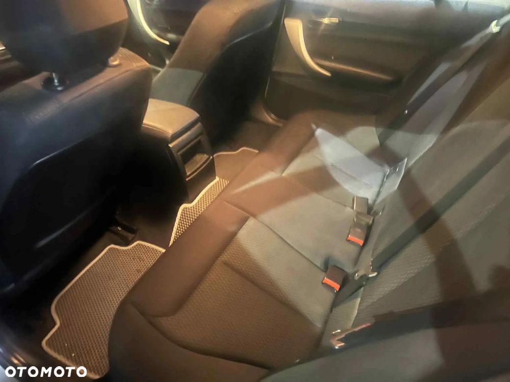BMW Seria 1 114d - 8