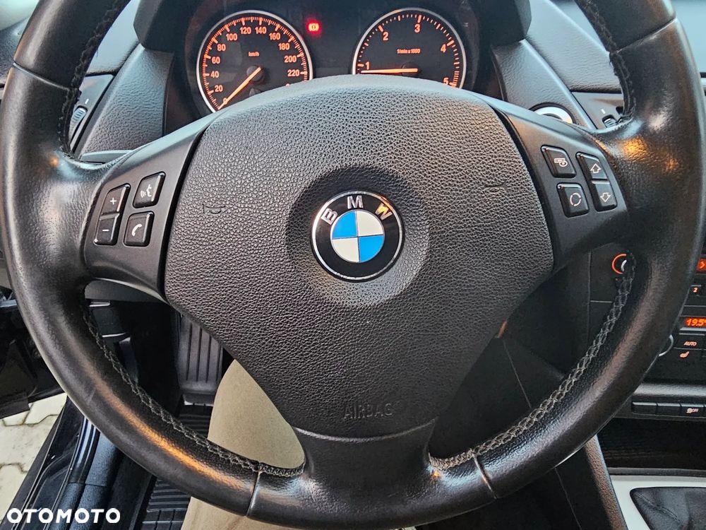 BMW X1 xDrive18d xLine - 15