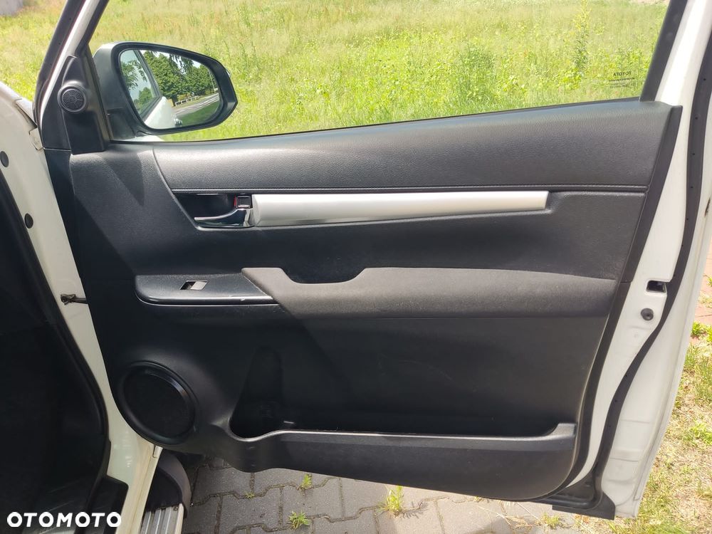 Toyota Hilux - 22