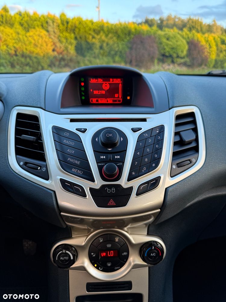 Ford Fiesta 1.25 Ambiente - 26